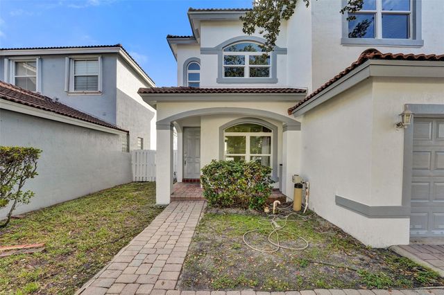 5029 SW 37th Ave, Fort Lauderdale, FL 33312