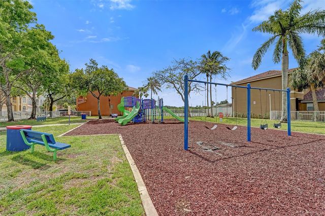 5029 SW 37th Ave, Fort Lauderdale, FL 33312