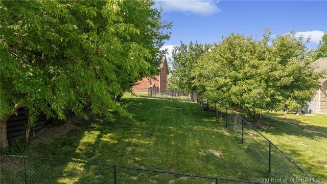 7805 Rain Creek Drive, Henryville, IN 47126