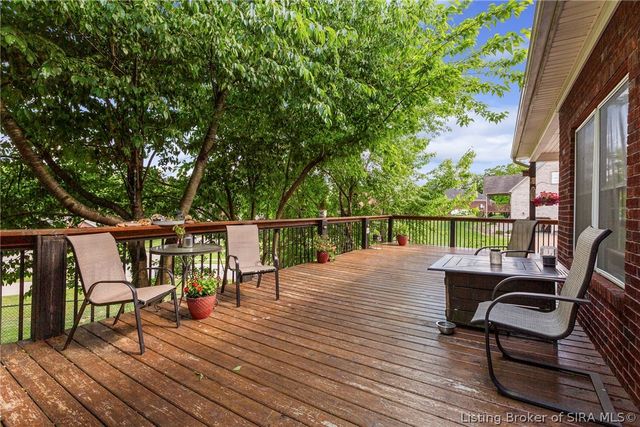 7805 Rain Creek Drive, Henryville, IN 47126