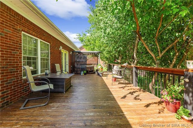 7805 Rain Creek Drive, Henryville, IN 47126