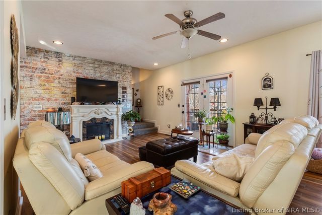 7805 Rain Creek Drive, Henryville, IN 47126