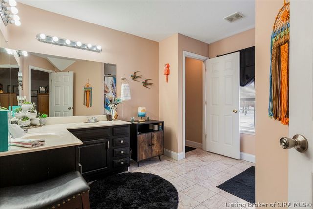 7805 Rain Creek Drive, Henryville, IN 47126
