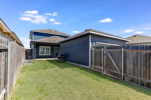 300 Eagle Lake DR, Hutto, TX 78634