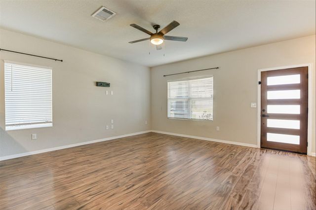 300 Eagle Lake DR, Hutto, TX 78634