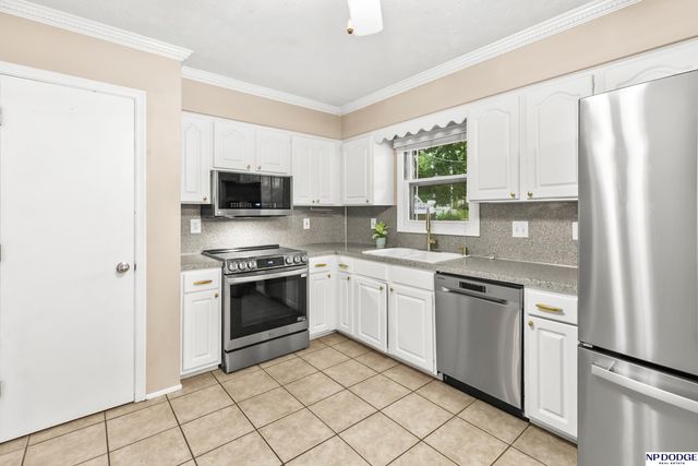 3268 S 130th Avenue Circle, Omaha, NE 68144
