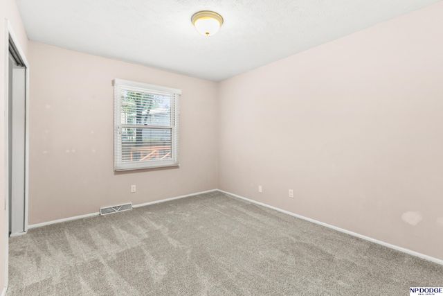 3268 S 130th Avenue Circle, Omaha, NE 68144