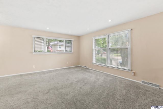 3268 S 130th Avenue Circle, Omaha, NE 68144