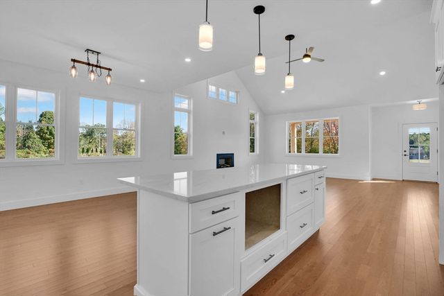 308 N Liberty St, Belchertown, MA 01007