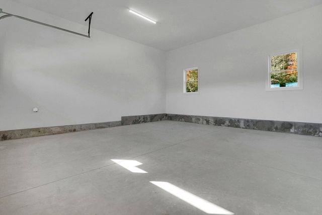 308 N Liberty St, Belchertown, MA 01007