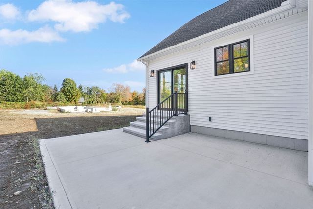 308 N Liberty St, Belchertown, MA 01007