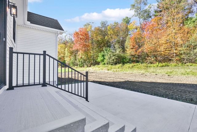 308 N Liberty St, Belchertown, MA 01007