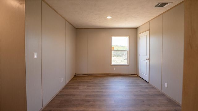 1145 Callihan RD, Luling, TX 78648