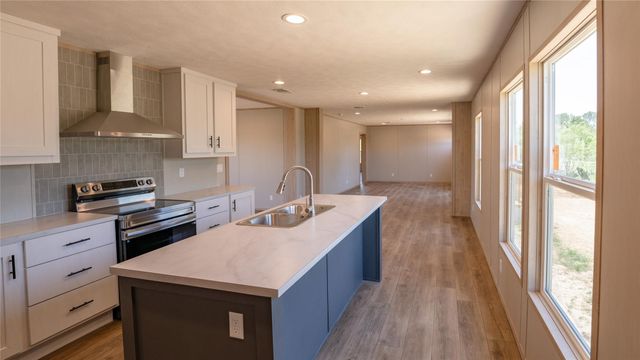 1145 Callihan RD, Luling, TX 78648