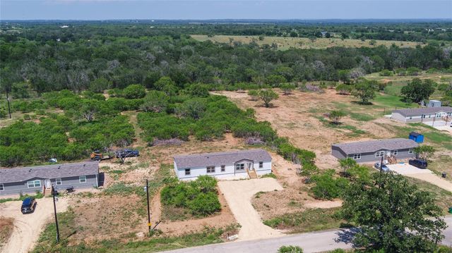 1145 Callihan RD, Luling, TX 78648