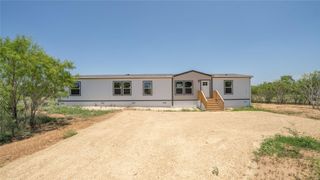 1145 Callihan RD, Luling, TX 78648