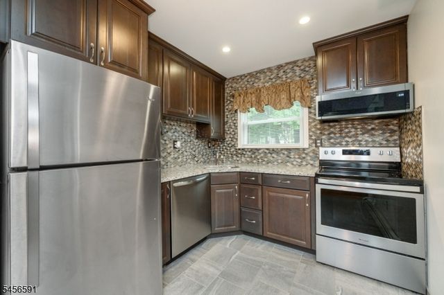 18 Deanna Dr 47, Hillsborough Twp., NJ 08844