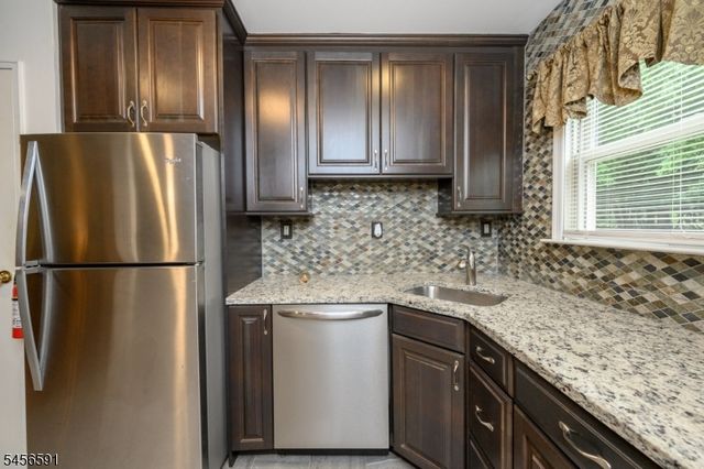 18 Deanna Dr 47, Hillsborough Twp., NJ 08844