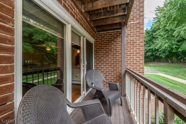 18 Deanna Dr 47, Hillsborough Twp., NJ 08844
