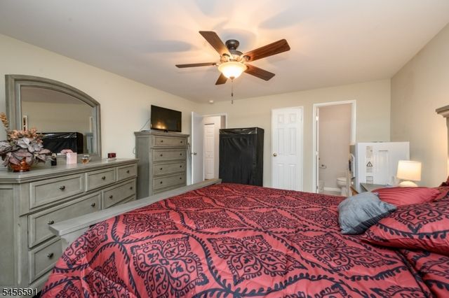 18 Deanna Dr 47, Hillsborough Twp., NJ 08844