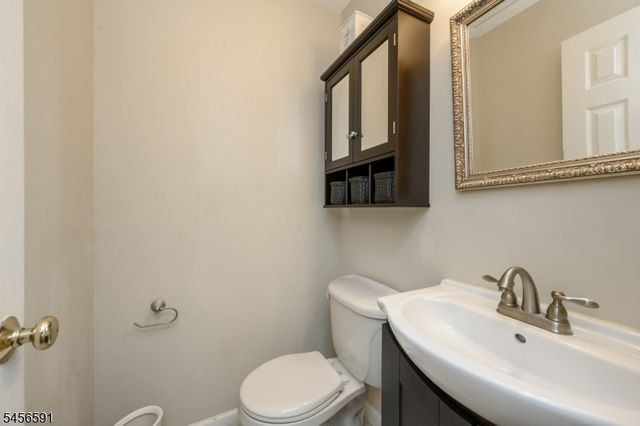18 Deanna Dr 47, Hillsborough Twp., NJ 08844