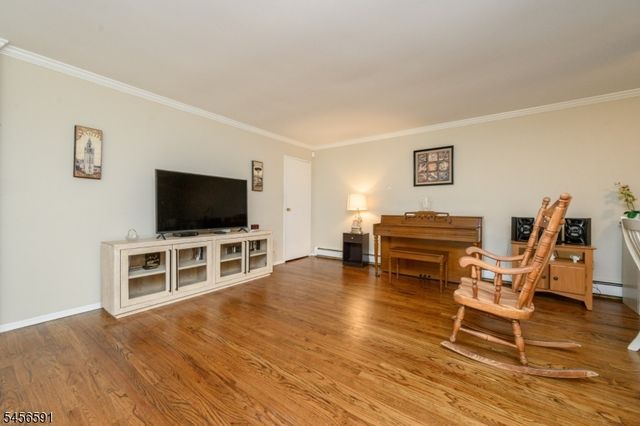 18 Deanna Dr 47, Hillsborough Twp., NJ 08844