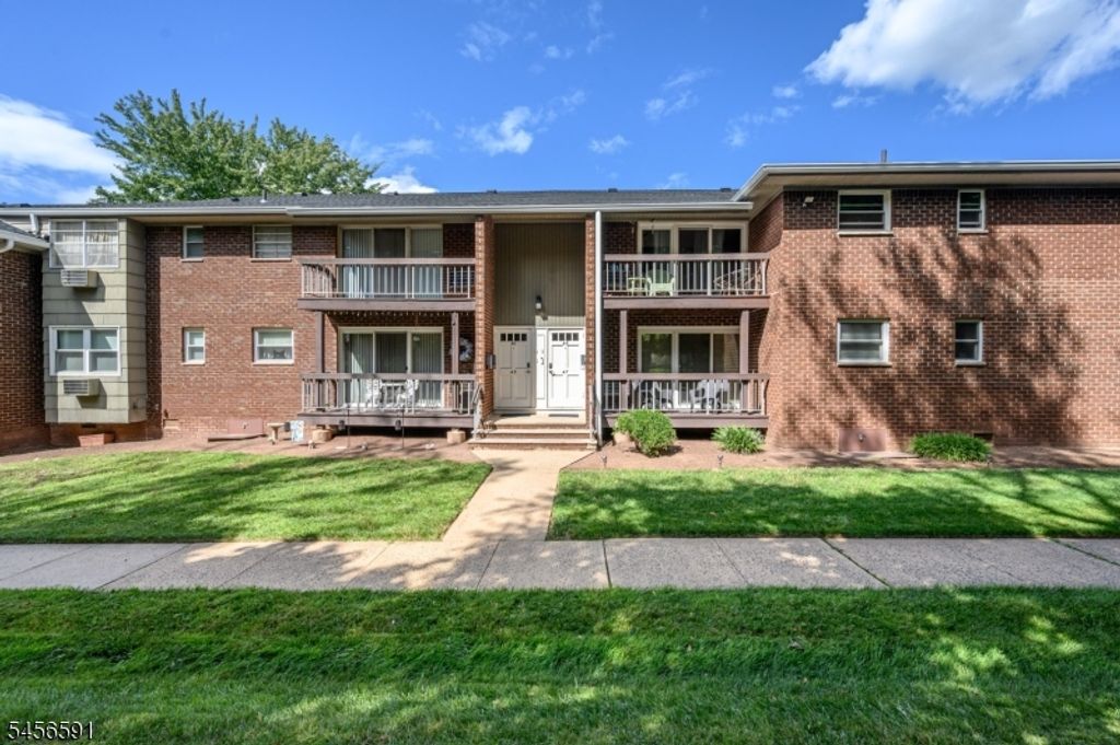 18 Deanna Dr 47, Hillsborough Twp., NJ 08844