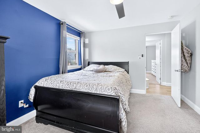 21 BLOSSOM HILL DR, Lancaster, PA 17601