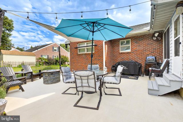 21 BLOSSOM HILL DR, Lancaster, PA 17601