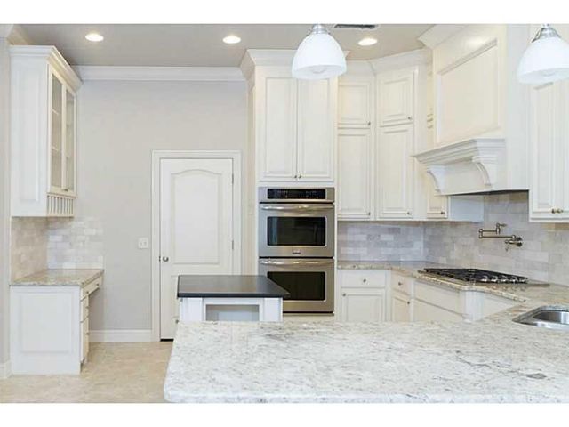 2863 E Stone Mountain Drive, Fayetteville, AR 72701