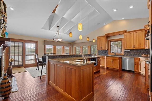 26436 State Route 7, Marietta, OH 45750