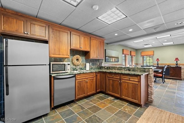 26436 State Route 7, Marietta, OH 45750