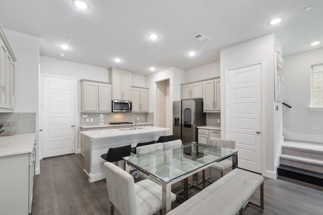 1899 Melinda Lane, Farmers Branch, TX 75234