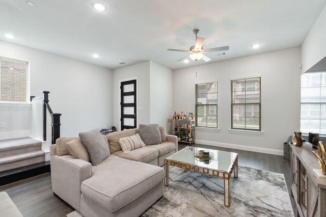 1899 Melinda Lane, Farmers Branch, TX 75234