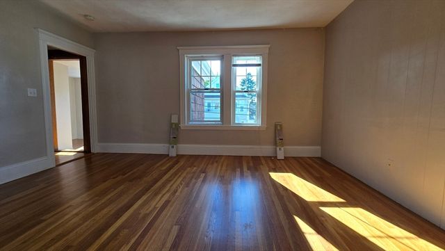 158 W Adams 1, Somerville, MA 02144