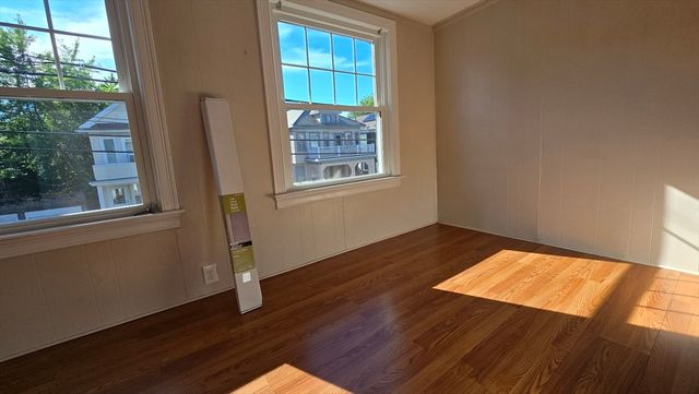 158 W Adams 1, Somerville, MA 02144