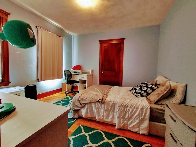 158 W Adams 1, Somerville, MA 02144