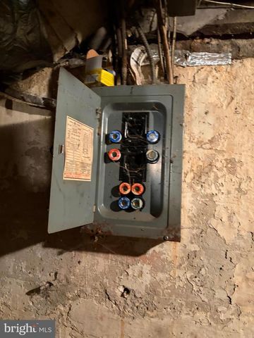 1107 MEADOW LN, Chester, PA 19013