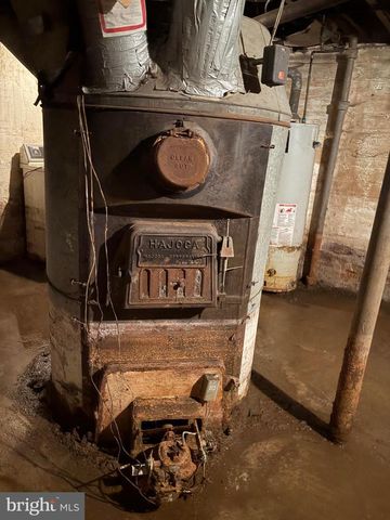 1107 MEADOW LN, Chester, PA 19013