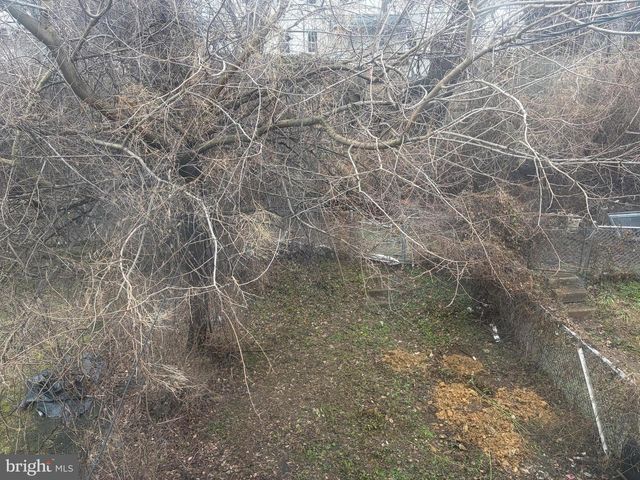 1107 MEADOW LN, Chester, PA 19013