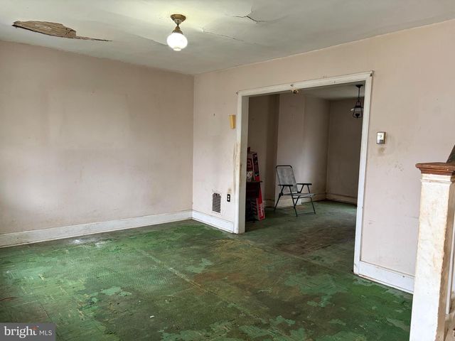 1107 MEADOW LN, Chester, PA 19013