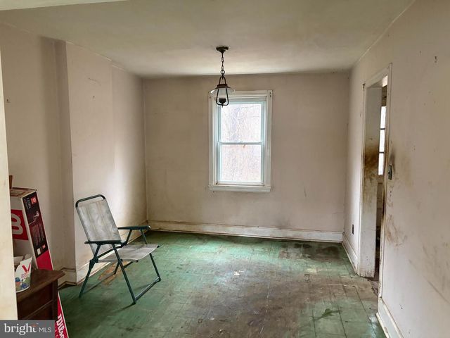 1107 MEADOW LN, Chester, PA 19013