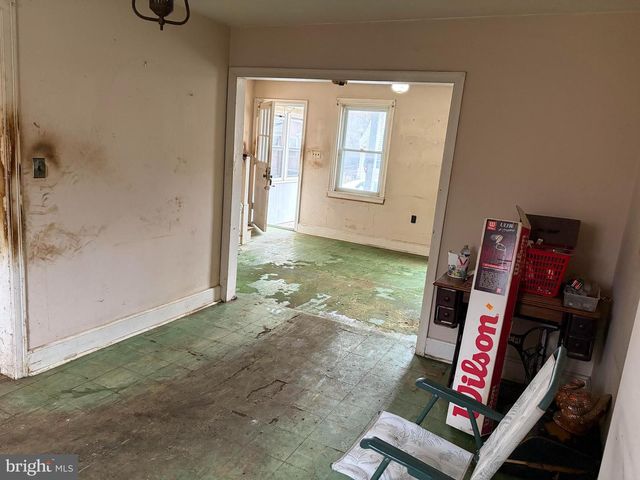 1107 MEADOW LN, Chester, PA 19013