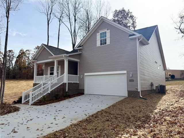 6935 Tia Court, Thomasville, NC 27360