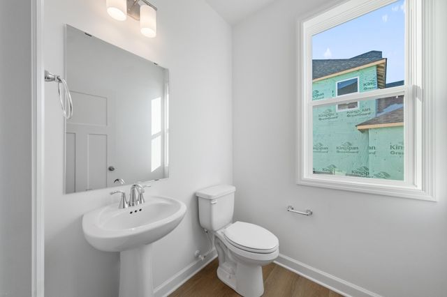 565 Waterford Place, Waconia, MN 55387