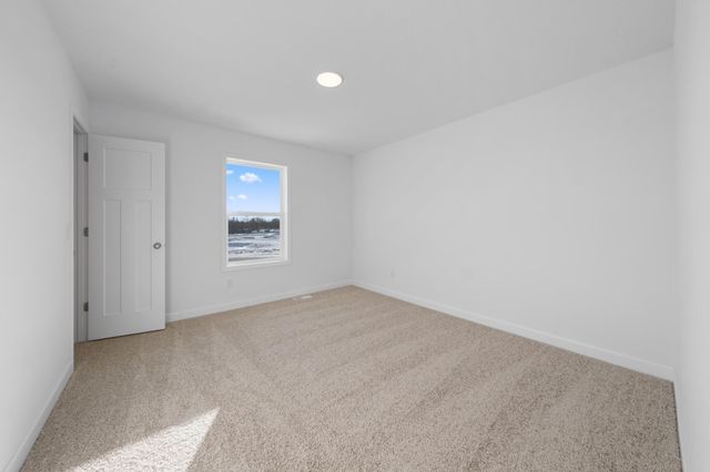 565 Waterford Place, Waconia, MN 55387