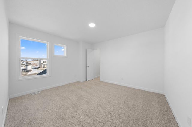 565 Waterford Place, Waconia, MN 55387