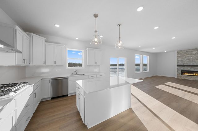 565 Waterford Place, Waconia, MN 55387