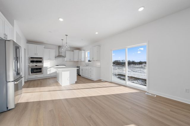 565 Waterford Place, Waconia, MN 55387