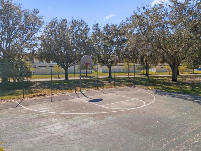 450 LAKE SHORE PARKWAY, Davenport, FL 33896